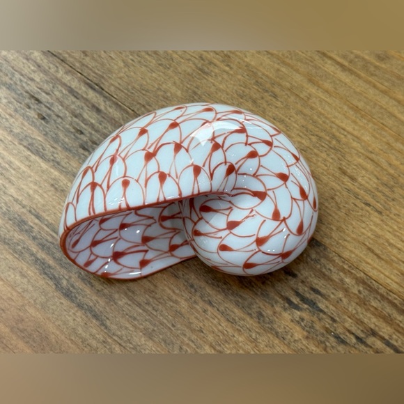 Andrea By Sadek Ceramic Orange and White Fishnet Figurine Seashell - Picture 2 of 7